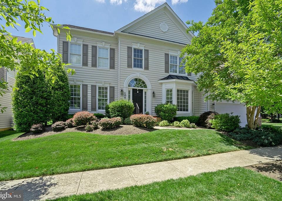 1st image of 105 Windy Knoll Dr
