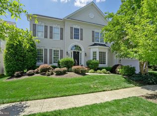 105 Windy Knoll Dr, Rockville, MD 20850