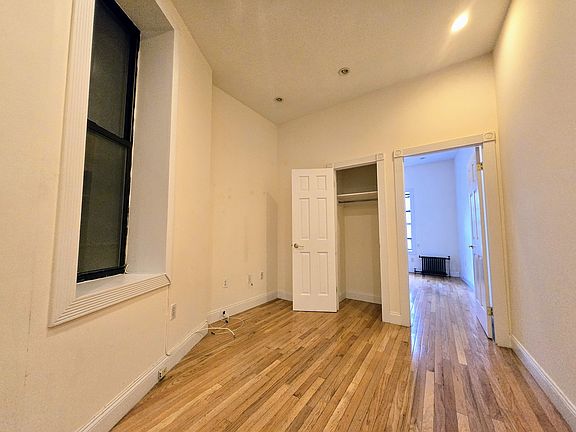 3rd image of 121 W 104th St APT 1E