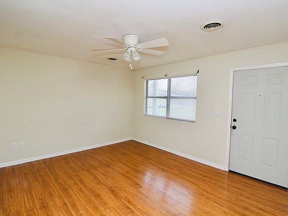 5th image of 626 N 32nd St #4