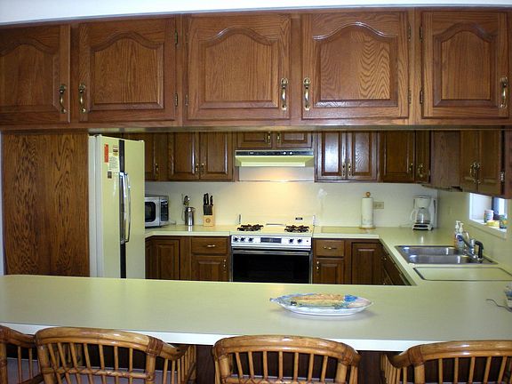 4th image of 221 Bougainvillea St