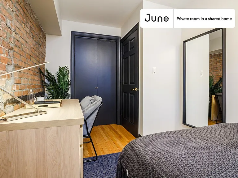 356 W 39th St #B — Photo 2
