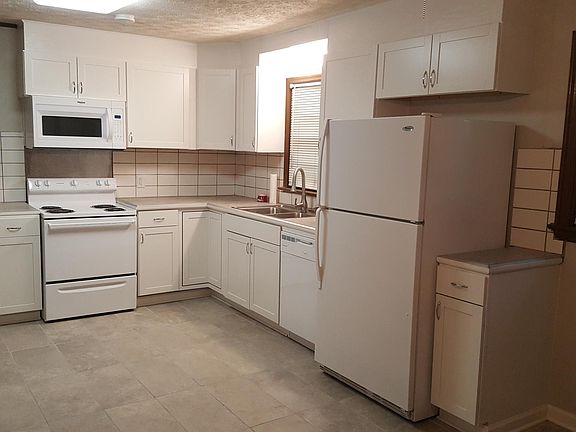 Spacious, completely remodeled kitchen with dishwasher