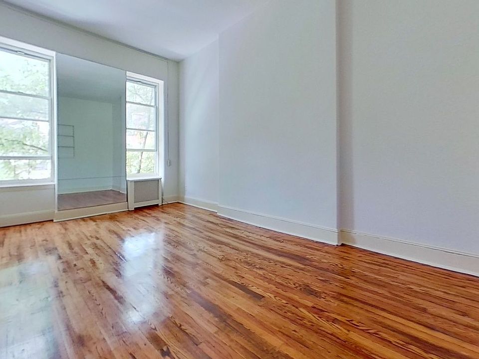 1st image of 971 Lexington Ave APT 3