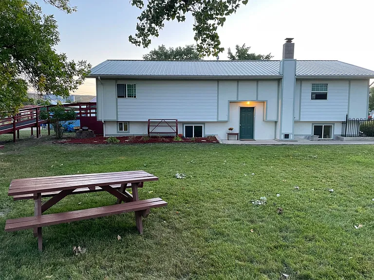 2408 Main St — Photo 13