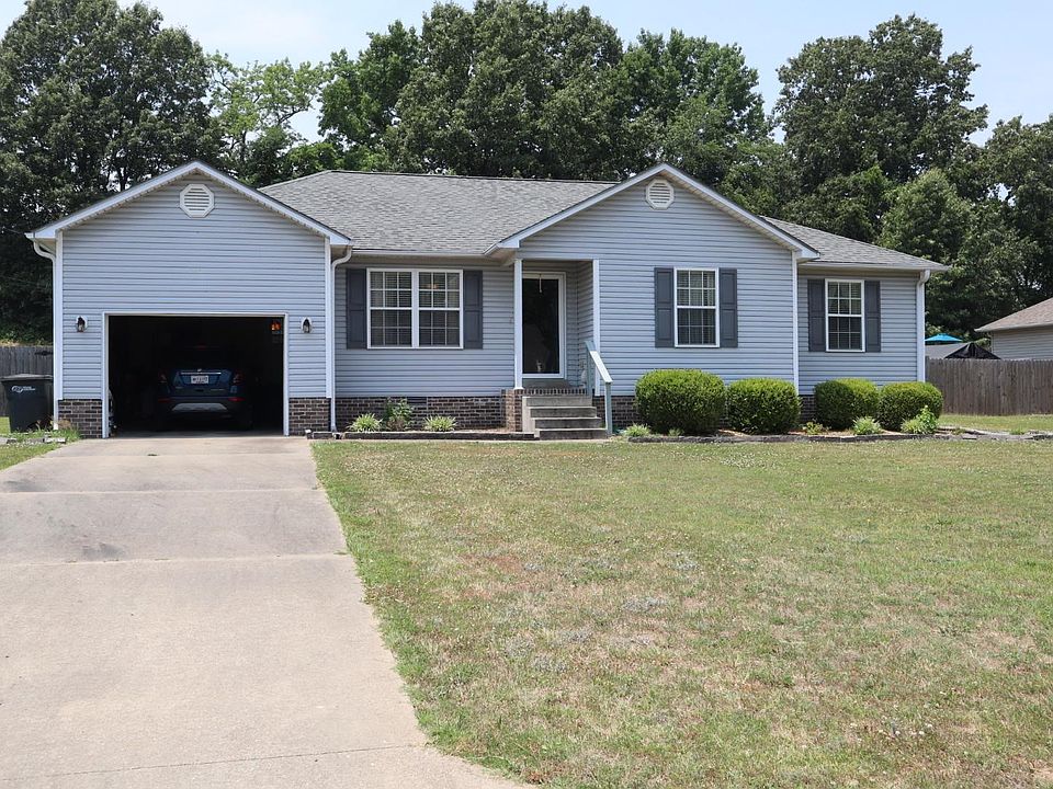1st image of 805 Granite Dr