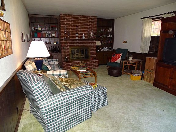 5th image of 1909 N Forest Ave
