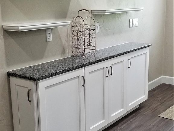 3rd image of 109 Estates Ct