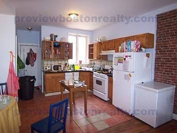2nd image of 526 Harvard St #61