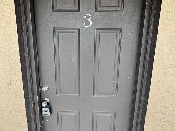 2nd image of 213 Garrett Rd #3