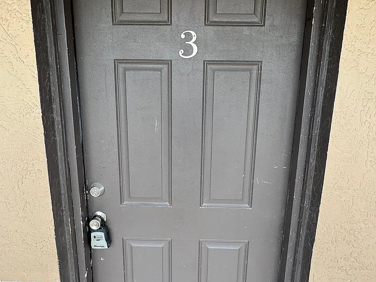 213 Garrett Rd #3 — Photo 2