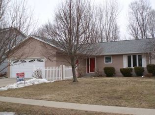 5402 Marius Dr, Cedar Falls, IA 50613