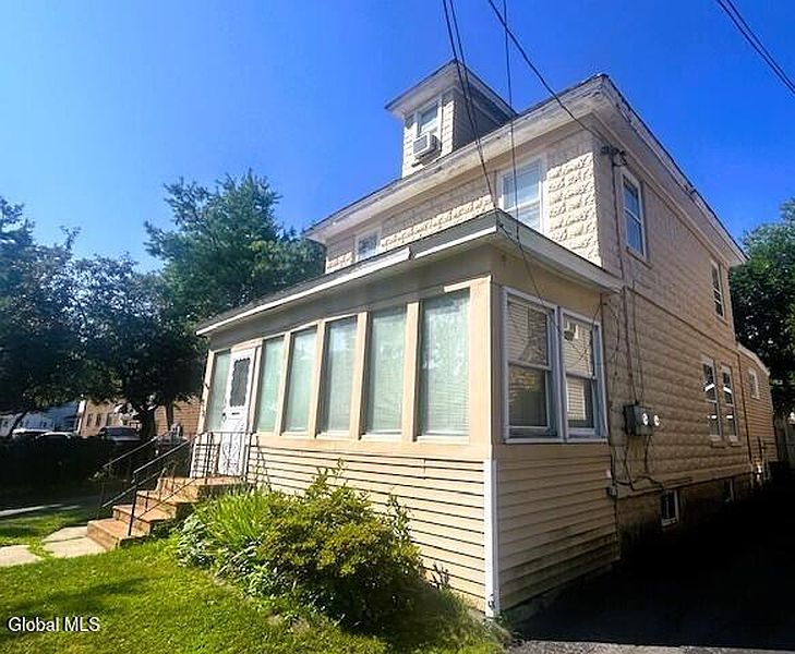 2nd image of 954 Cleveland Avenue