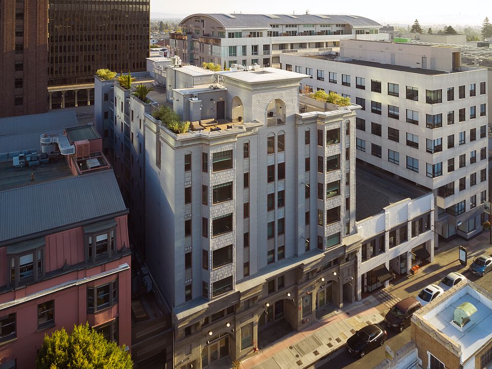 Building Photo 5
