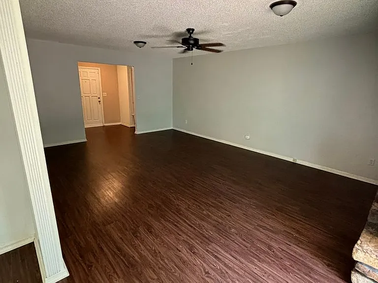3203 E Cherokee Dr — Photo 7