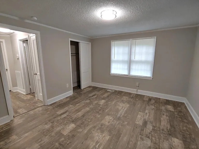 1110 Henderson Ave — Photo 14