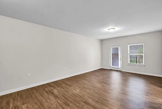 1622 W Market St #104 — Photo 8