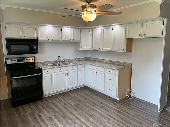 3rd image of 822 Plumwood Dr