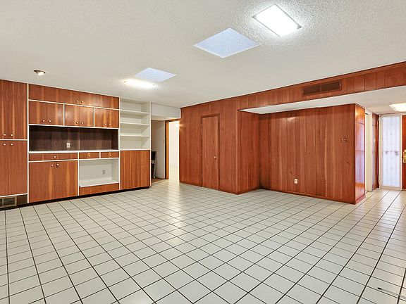 4th image of 4241 Canterbury Dr
