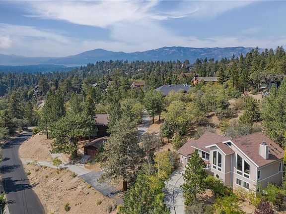 3rd image of 43690 Yosemite Dr