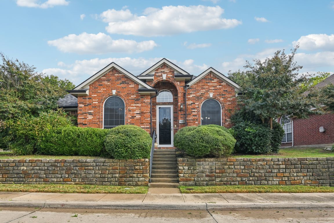 Harbor Cove Dr-S2410-001.jpg