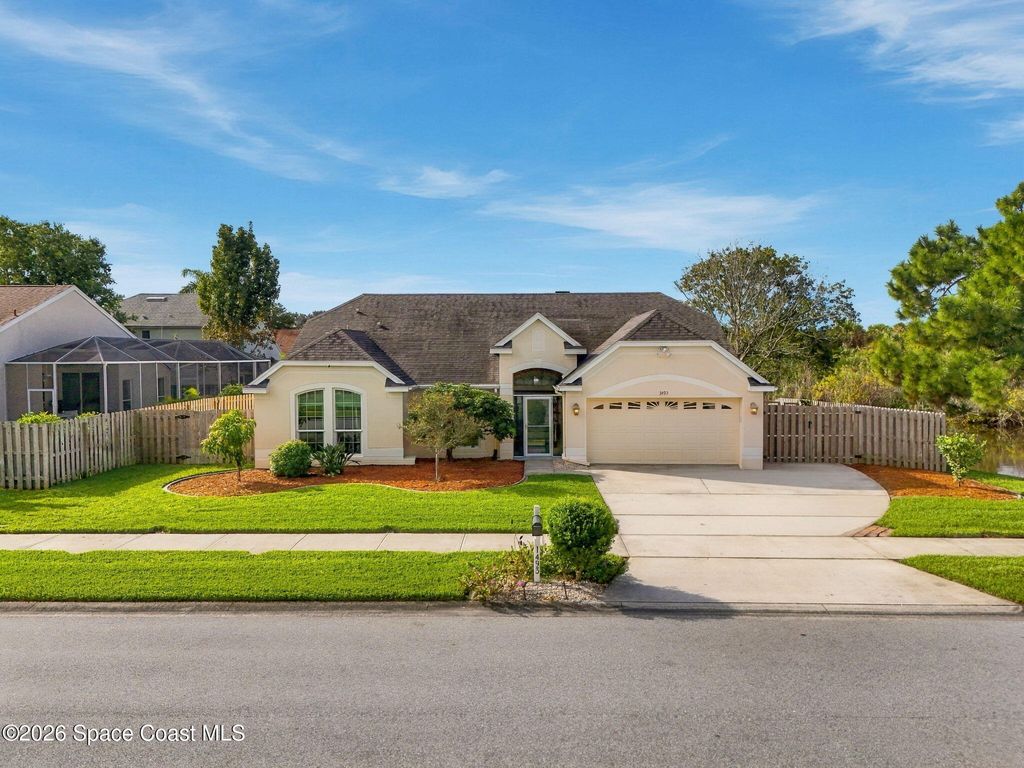 1493 Stafford Ave