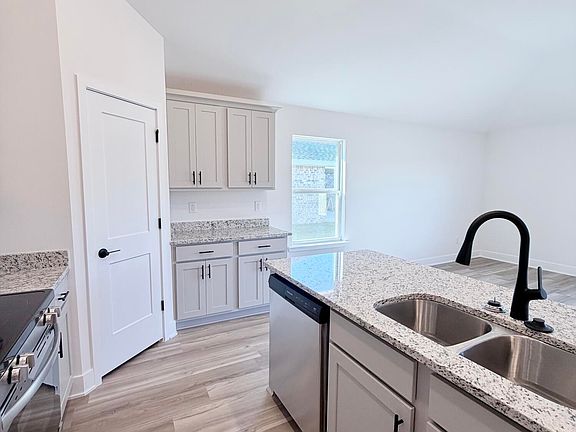4th image of 14925 Fritz Cir