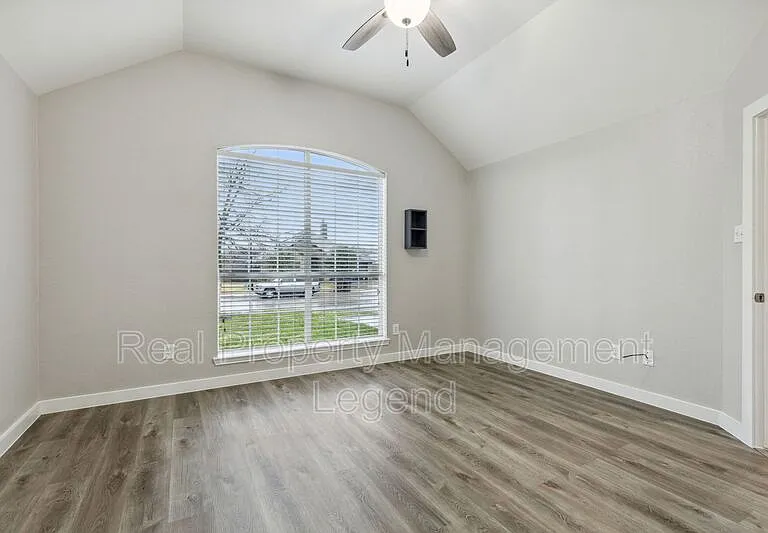 1800 Meadowlark Ln — Photo 15