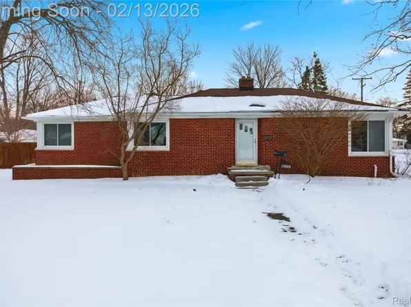 1363 Wisconsin Ave, Marysville, MI 48040