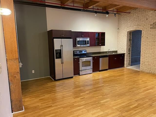 1st image of 533 Columbia Ave APT 165