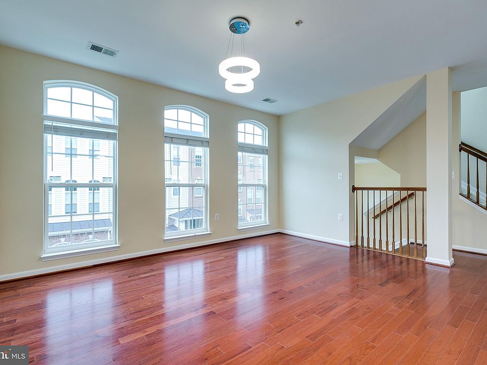 1st image of 6071 Wicker Ln #142