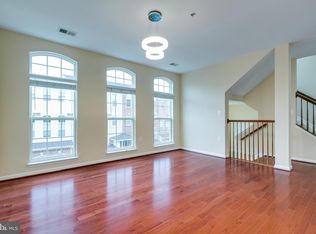 6071 Wicker Ln #142, Centreville, VA 20121