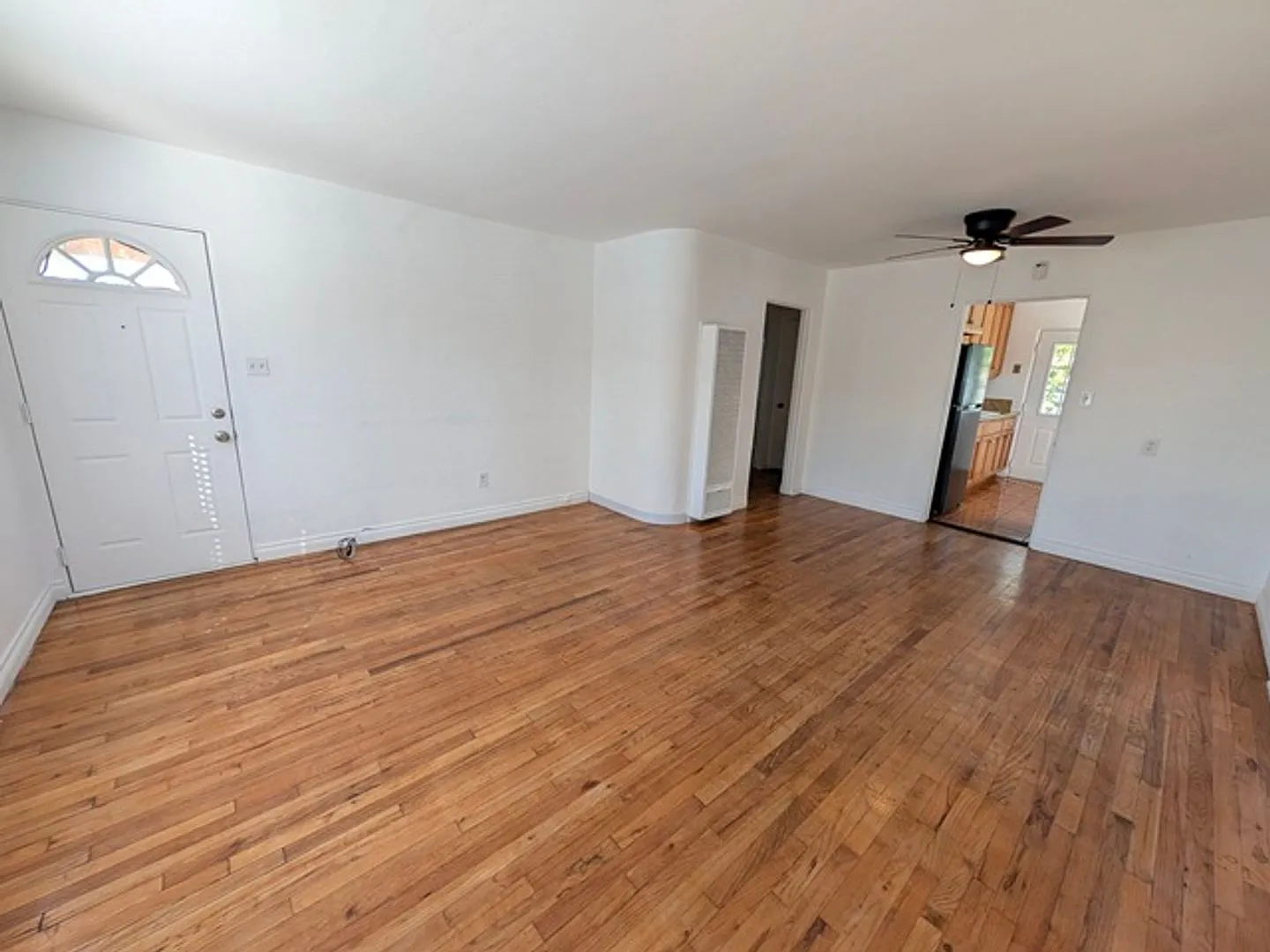 3 Bedroom 2 Bathroom - Single Story Home in Crown Point — Photo 4