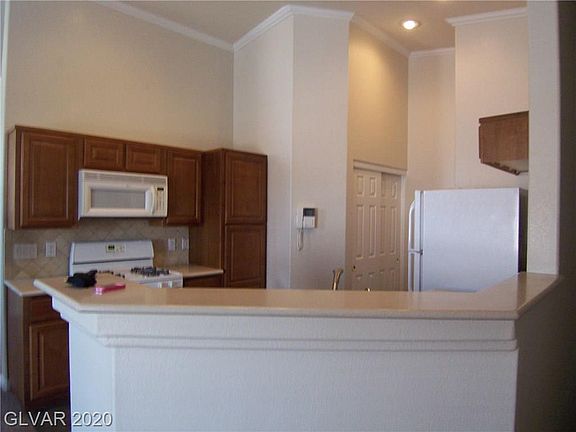3rd image of 1070 Slate Crossing Ln Unit 1