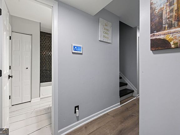 3rd image of 1039 Mariners Ct