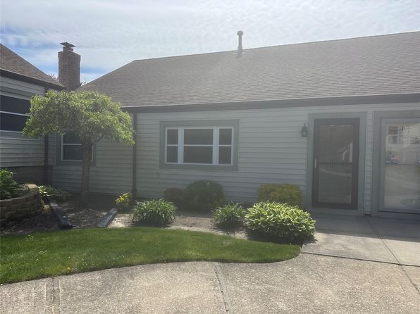 603 Lake Court #603, Middle Island, NY 11953