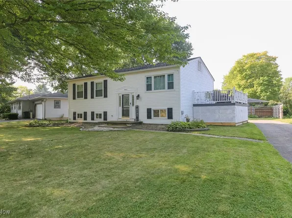 4455 Warwick Dr N, Canfield, OH 44406