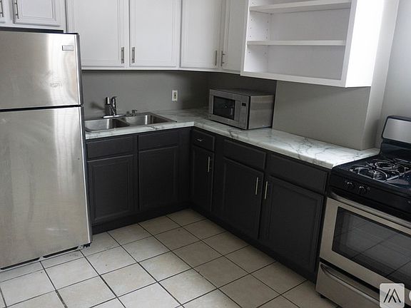5th image of 2817 W Congress Pkwy APT 2