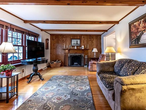 2nd image of 90 Brianwood Dr