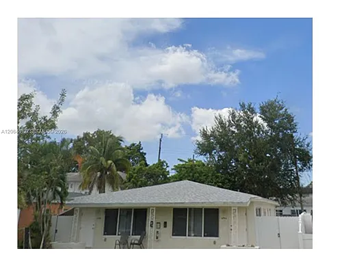 16982 NE 21st Ave #16982 Photo 1