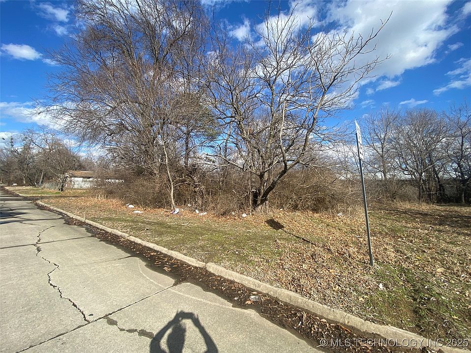 2nd image of Chicago St