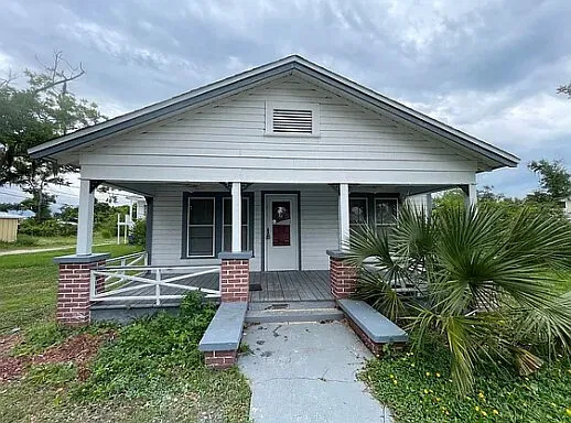 330 North Center Avenue - . — Photo 3