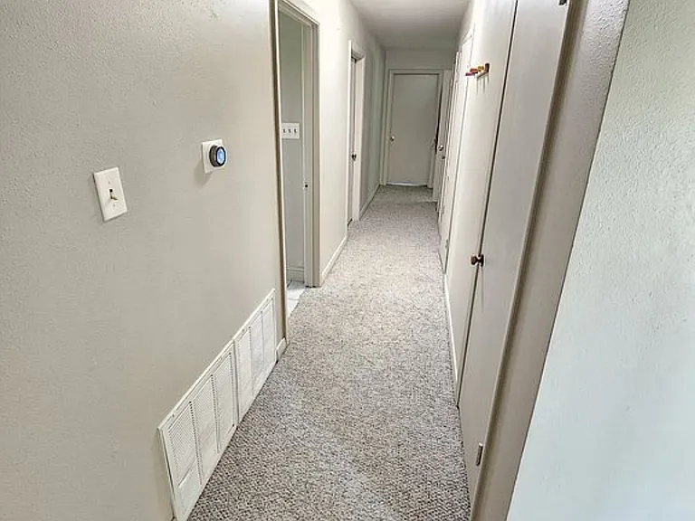 990 Evergreen Ln — Photo 15
