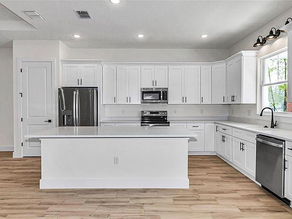 4th image of 5014 SW 134TH TERRACE