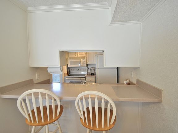 3rd image of 95 Wilshire Heights Dr