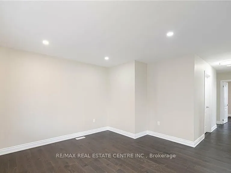 364 E 14th St #UPPER FLOOR ONLY — Photo 13