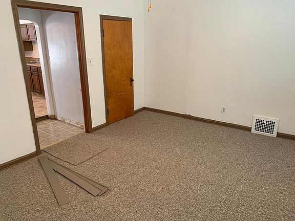 5th image of 1951 E 123rd St APT 4