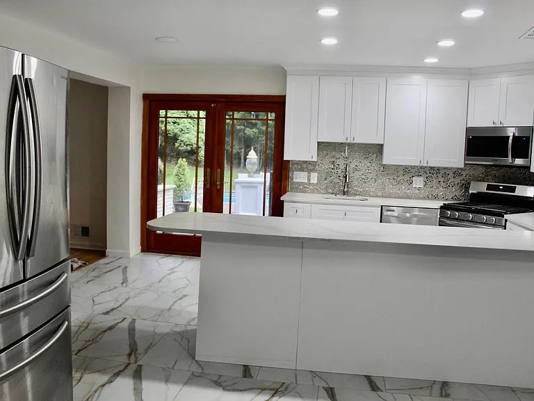200 Hillside Ave — Photo 8