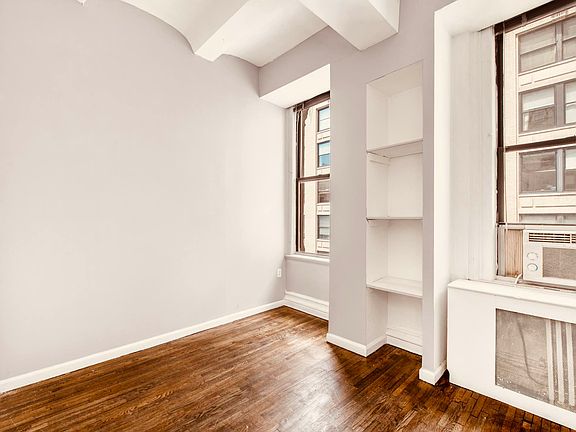 5th image of 220 Park Ave S APT 7