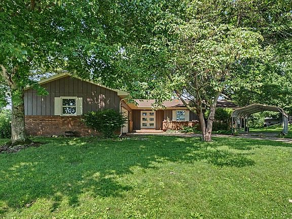 3rd image of 9 Dunlap Woods